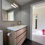 Holiday home Maison De Famille Pour 6 Personnes A Avec Double Garage By La Conciergerie